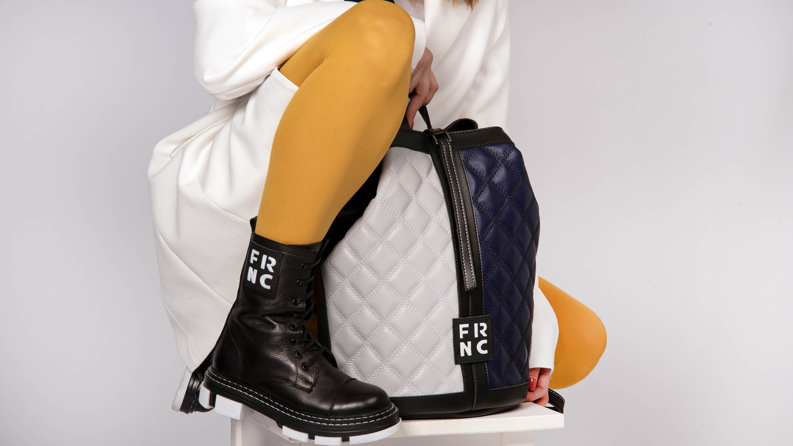 The Funky Accessories - &Tau;&sigma;ά&nu;&tau;&epsilon;&sigmaf; FRNC